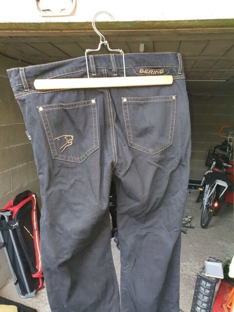 Pi&egrave;ces et &eacute;quipements Moto - Scooter - Quad Casques - v&ecirc;tements moto  occasion Pierre-B&eacute;nite 69310