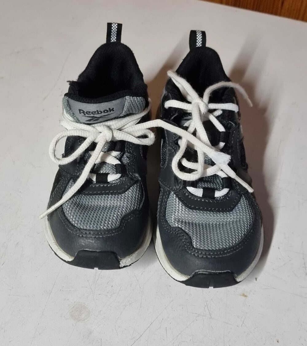 Basket Reebok road supr&ecirc;me 2.0 gris et noir taille 27.5 Chaussures