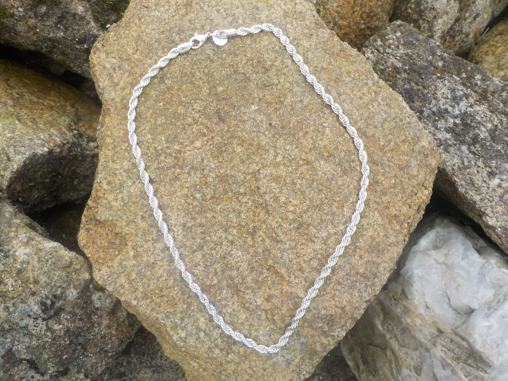 COLLIER RAS-DU-COU TORSADE ARGENTE Bijoux et montres