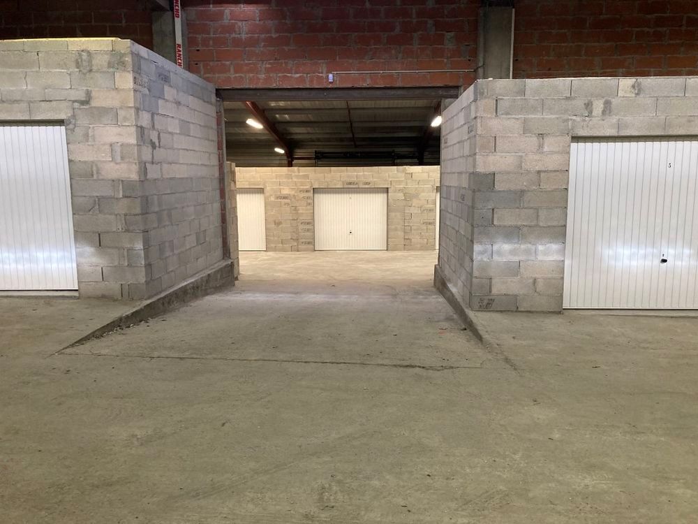 Location Parking/Garage BOX GARAGE 100% Sécurisé 13m2 dans Entrepôt Montesquieu-volvestre