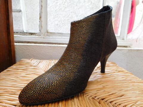  belles bottines neuves jamais chausses tout cuir 50 Vitry-sur-Seine (94)