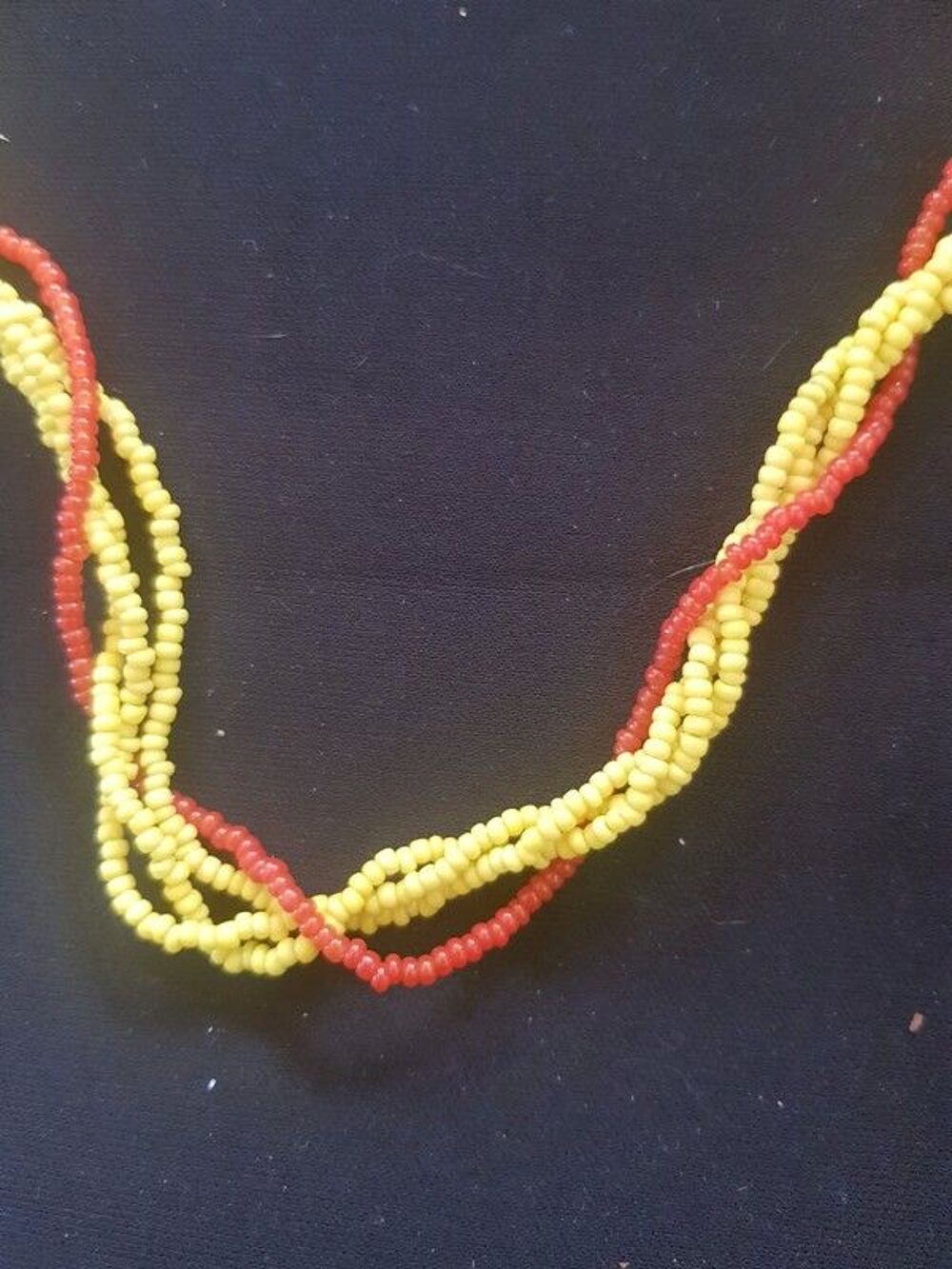 Collier perle de rocailles jaunes et oranges 60 cm de long 2 Bijoux et montres