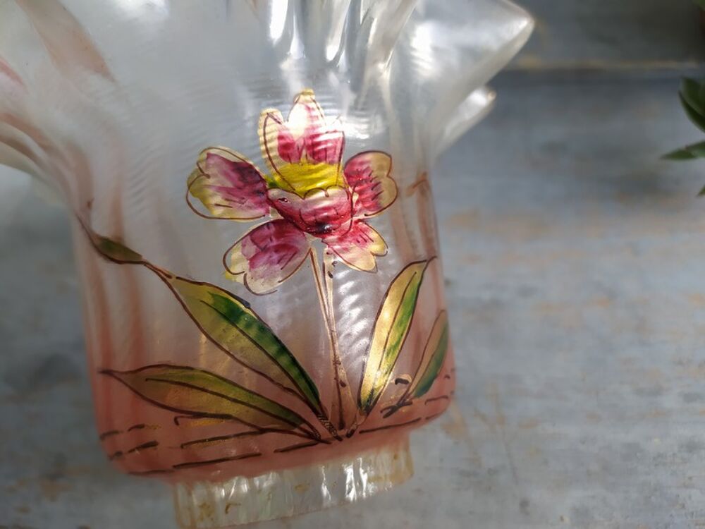 Tulipe Lampe &agrave; P&eacute;trole Verre &Eacute;maill&eacute; D&eacute;cor Fleurs et Dorure Décoration