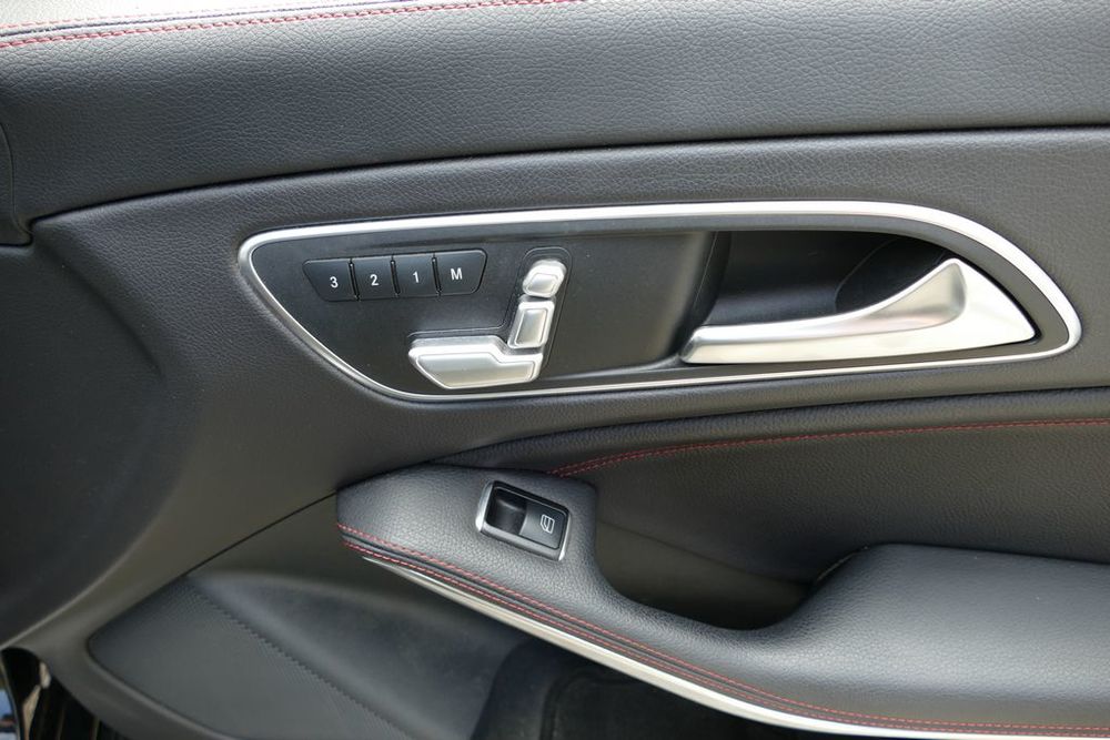 Classe CLA 250 Version Sport 7-G DCT A 2015 occasion 13600 La Ciotat