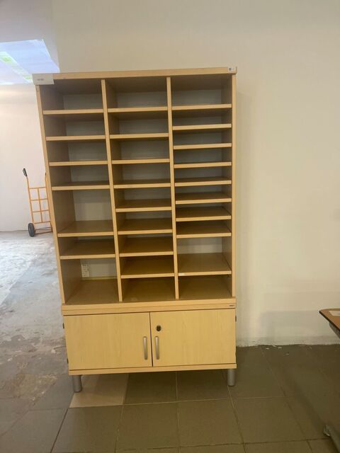 Armoire en bois avec étagère réglable Douai (59)