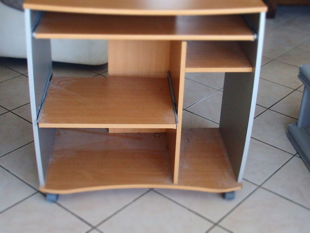 petit meuble pour ordinateur fixe (tour) Meubles