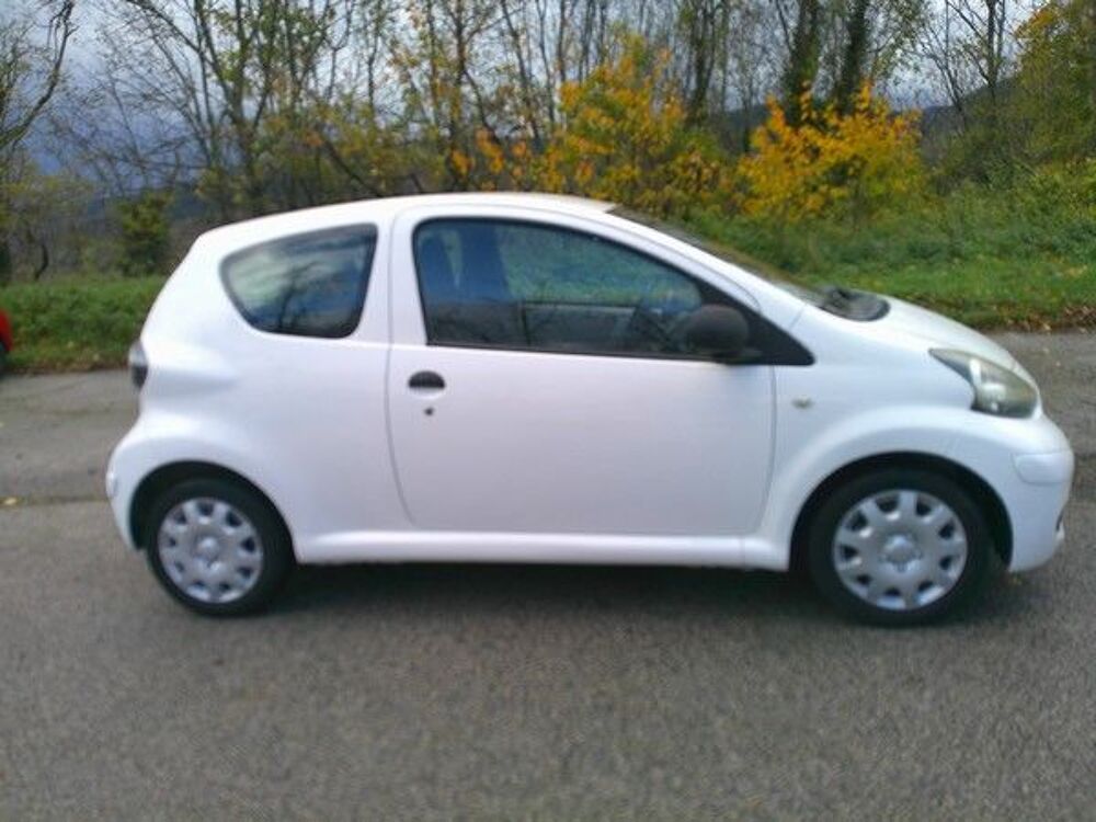 Aygo 1.0vvt-i 70cv 2012 occasion 42100 Saint-Etienne