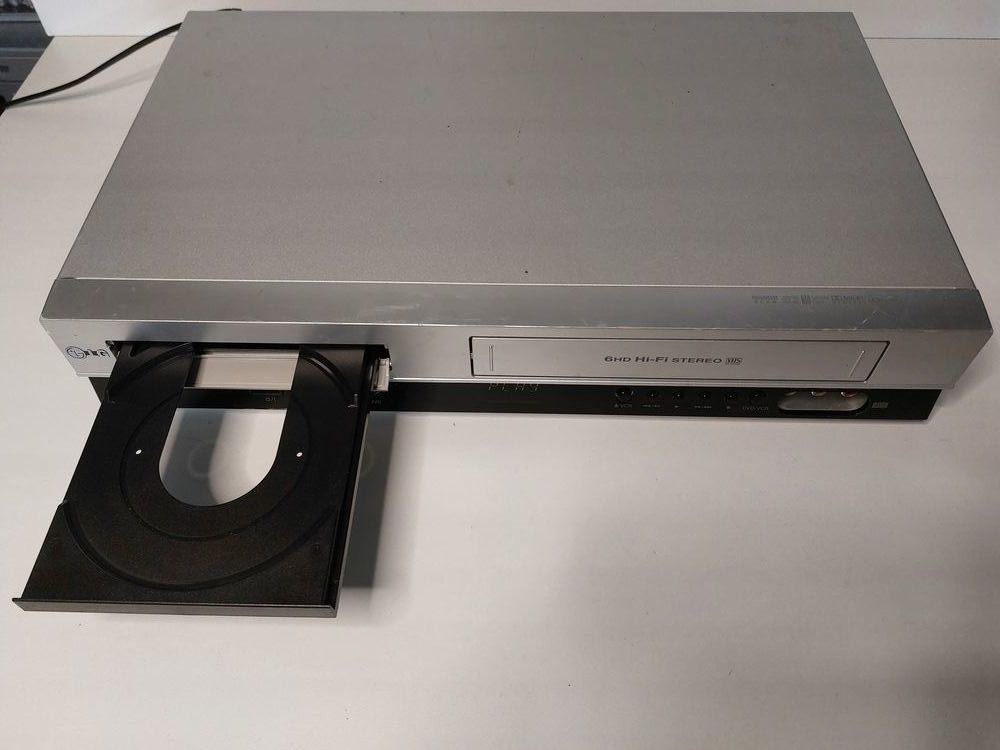 Combin&eacute; Lecteur DVD Magn&eacute;toscope VHS LG V280N.
Audio et hifi