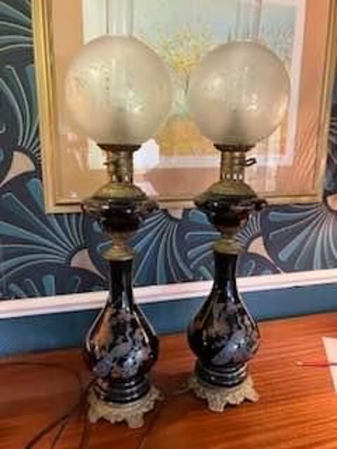 Paire de Lampes porcelaine bleu , bronze , dcor de Paons 120 Nantes (44)