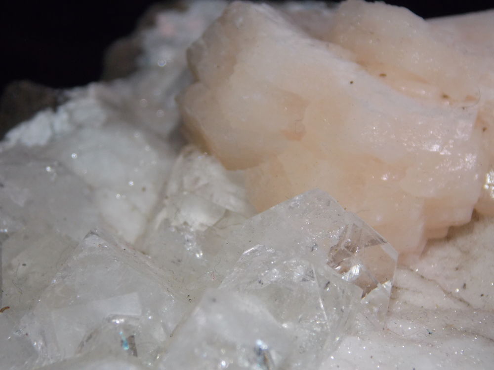 Apophyllite Stilbite Inde 676gr 118 x 104 x 51 mm 