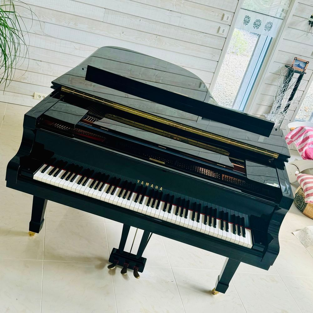 Piano Yamaha C6 Instruments de musique