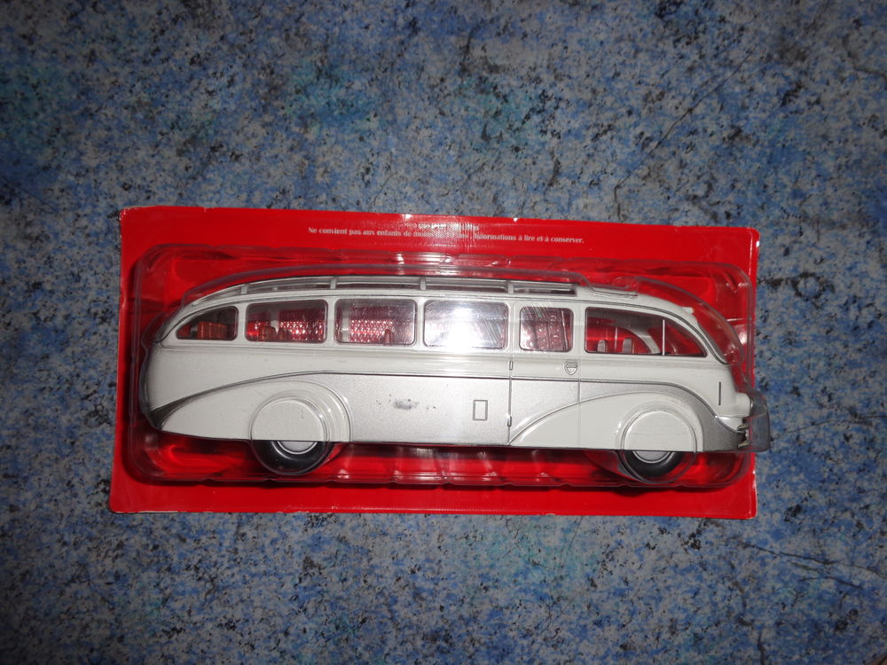 Trois miniatures autobus 1/43 - NEUF - 