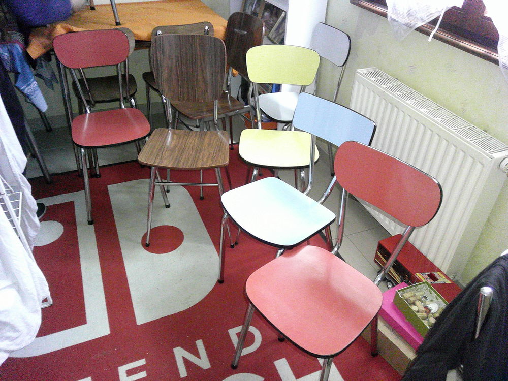 10 chaises de bistrot Meubles