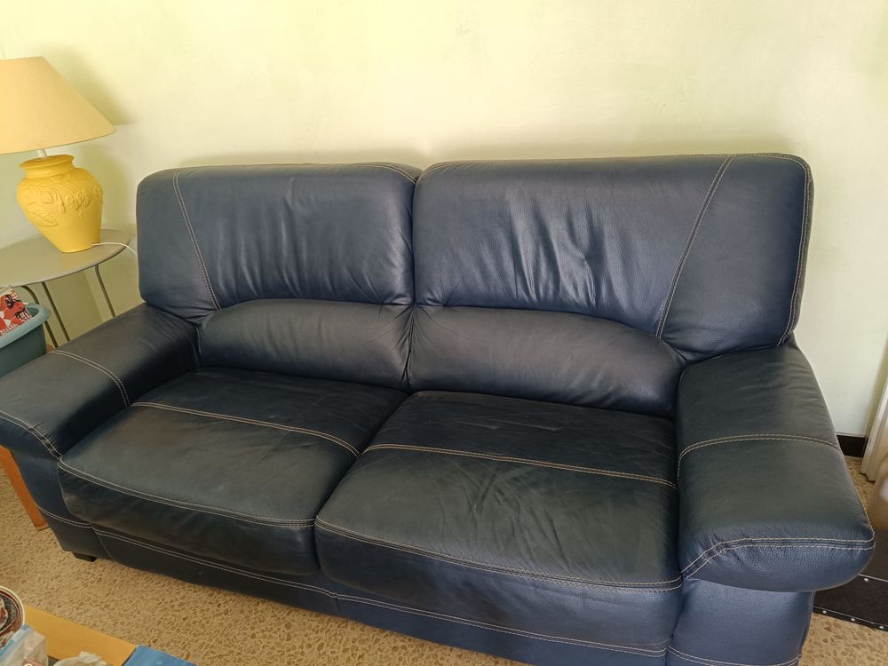 Ensemble de canap&eacute; et fauteuils en cuir bleu marine Meubles