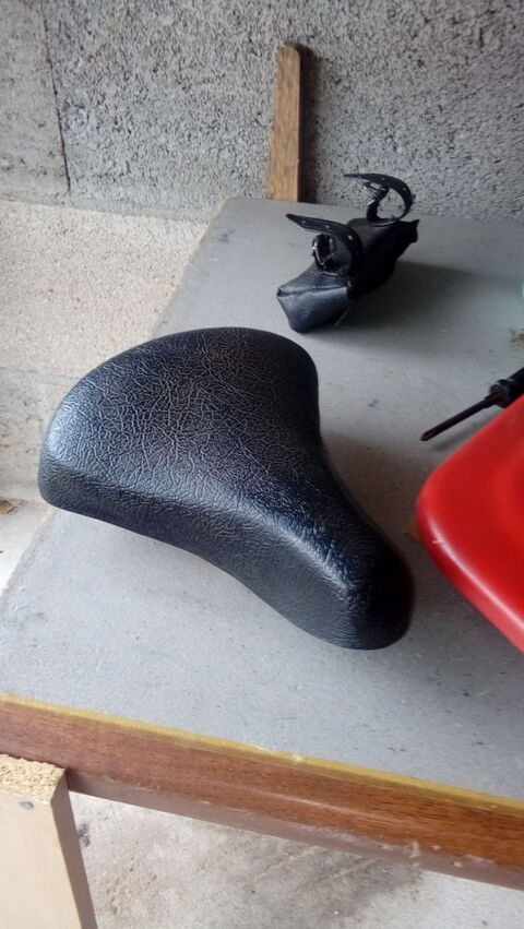 Selle de velo 5 La Châtre (36)