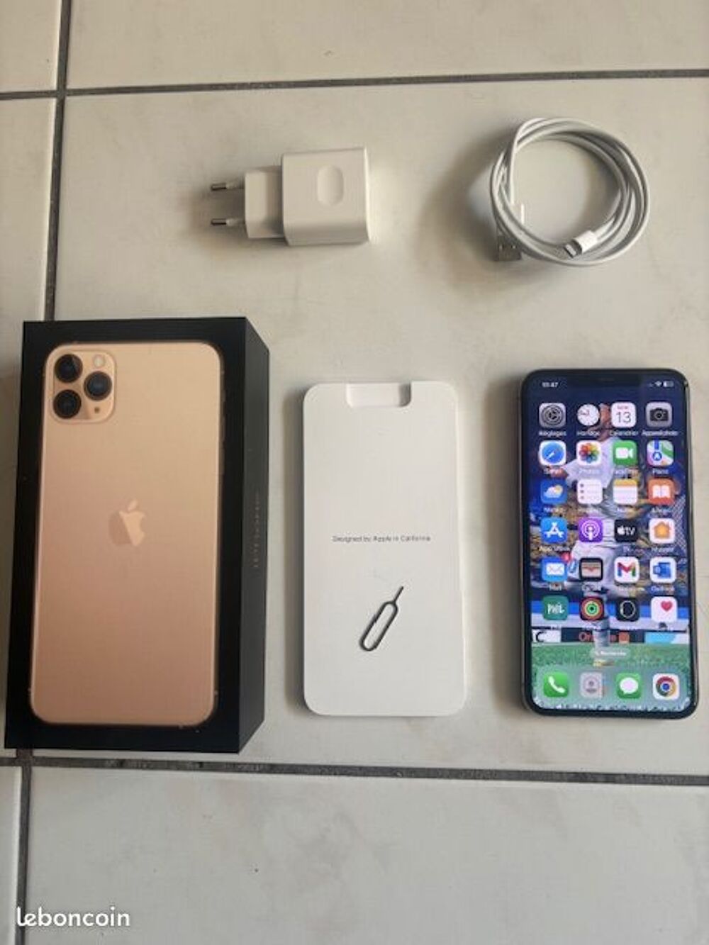 IPHONE 11 PRO MAX 64Go Téléphones et tablettes