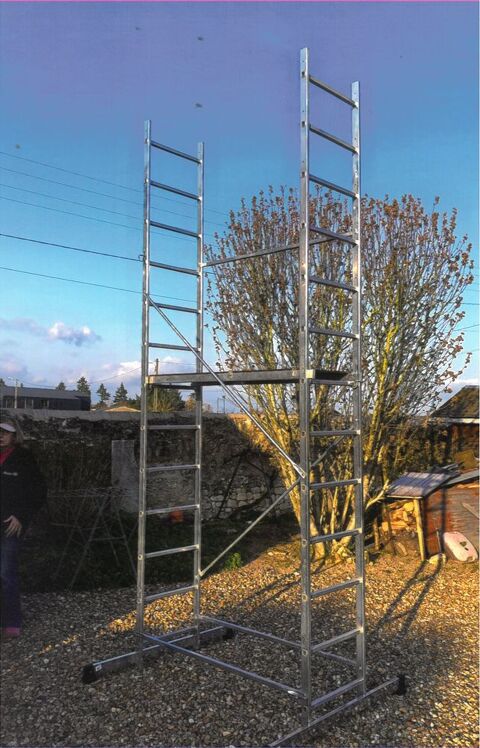 ÉCHAFAUDAGE EN ALUMINIUM 250 Villeloin-Coulangé (37)