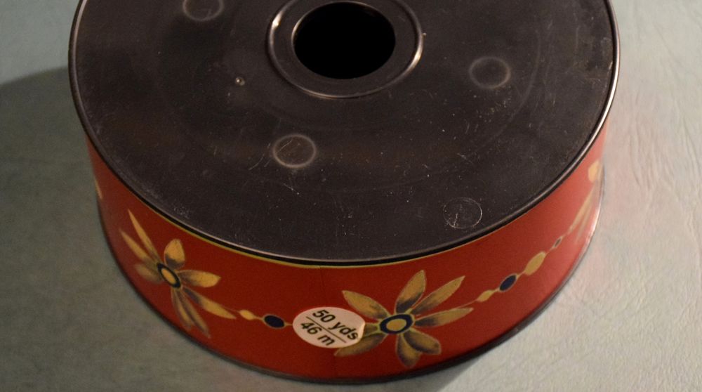 Ruban imprim&eacute; Cadeau Noel Fetes 50 m/m x 46 m neuf. D�coration