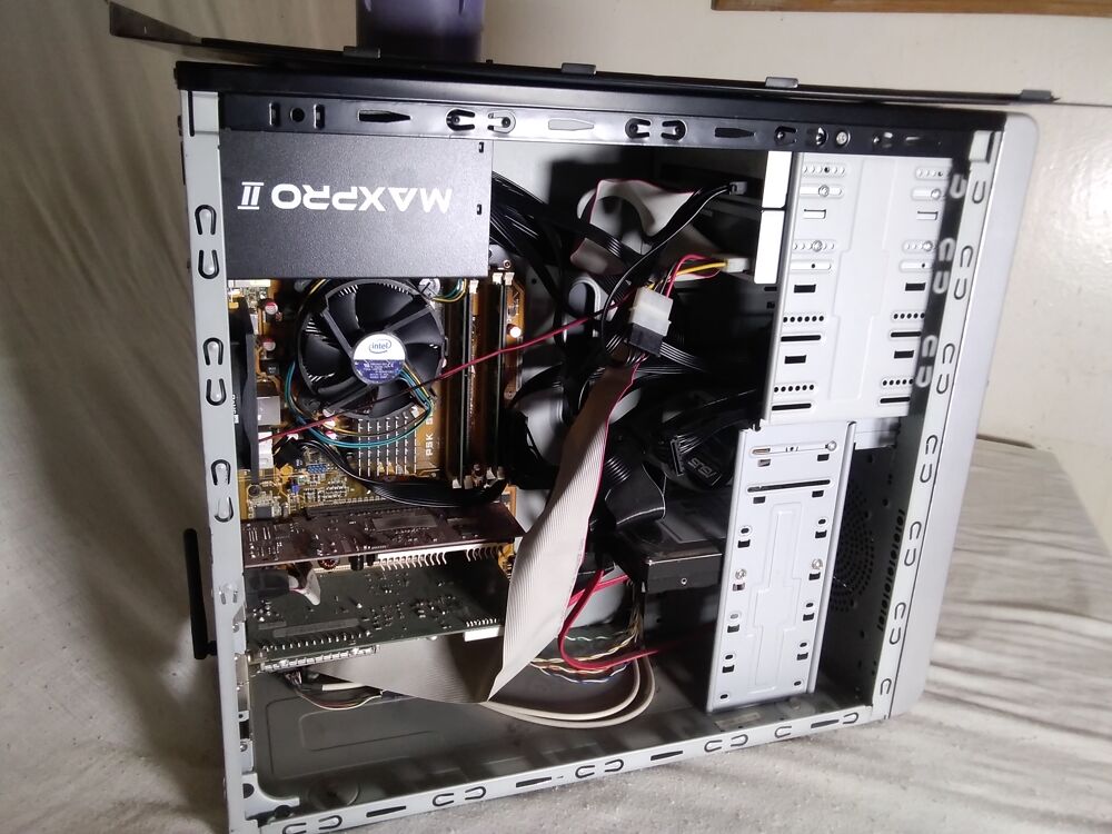 Tour de PC jeux Gamer Windows carte graphique Matériel informatique