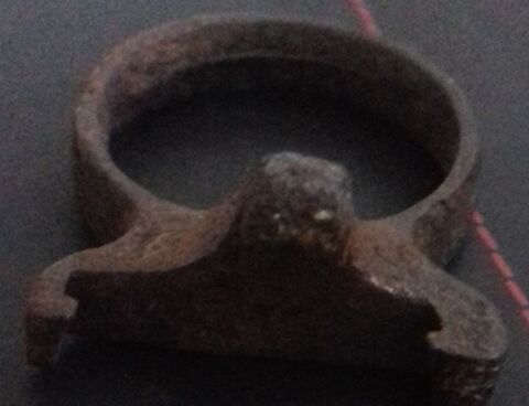 Vieil Extracteur � main Cal 12.
1 Besan�on (25)