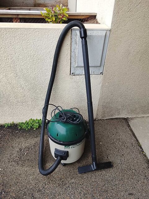 aspirateur+eau+et+poussière+EP+1000w 40 Les Sables-d'Olonne (85)