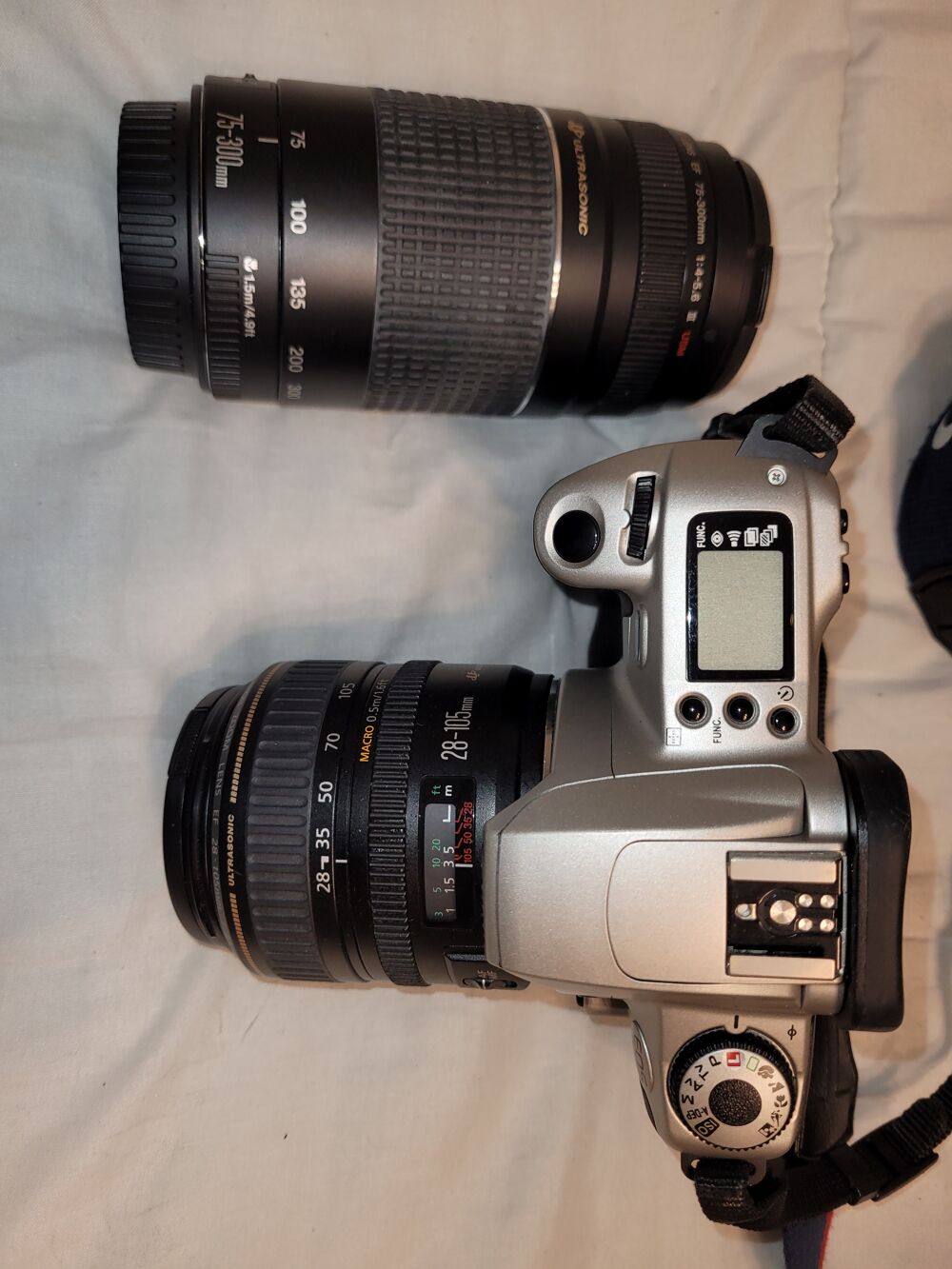 appareil photo canon EOS300
Photos/Video/TV