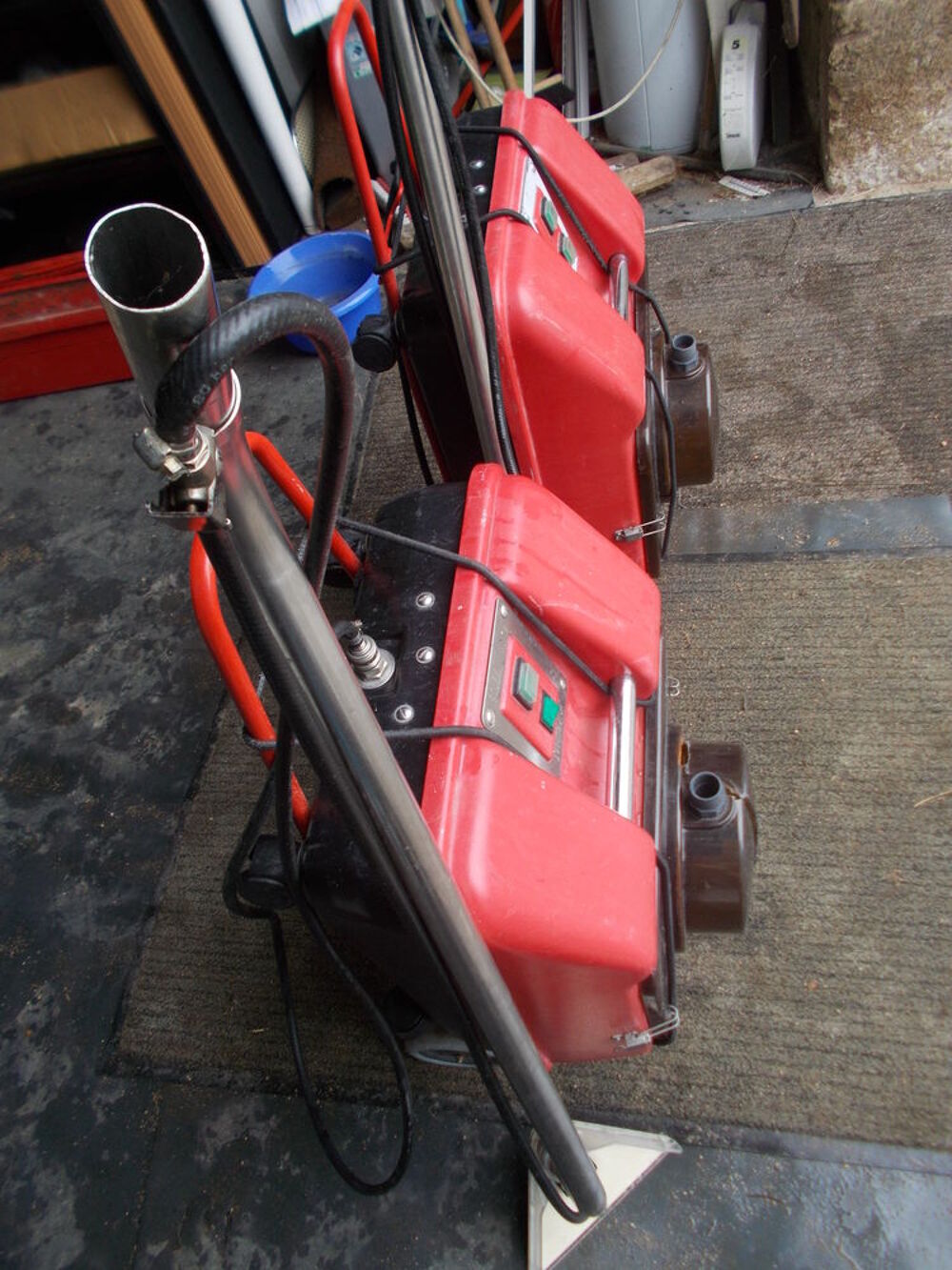 aspirateur et eau de presing sur roulette faire prix Electroménager
