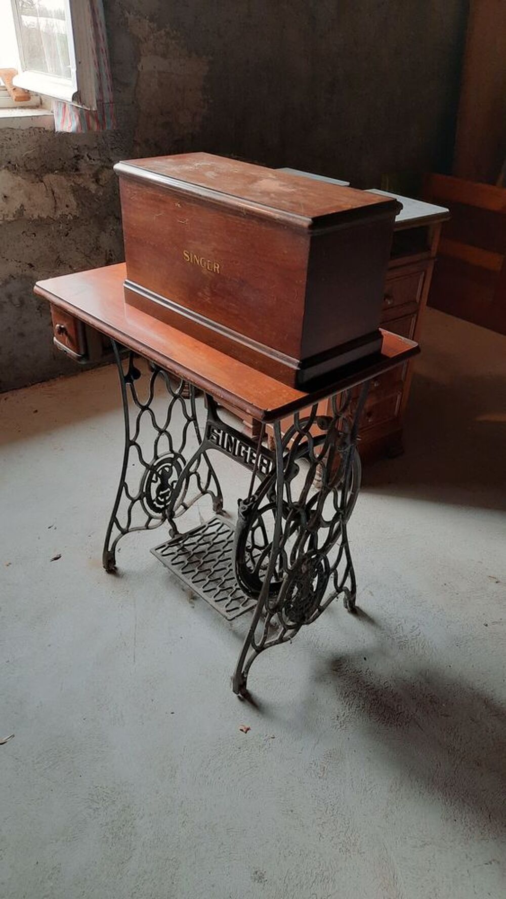 MACHINE A COUDRE SINGER AVEC MEUBLE Electroménager