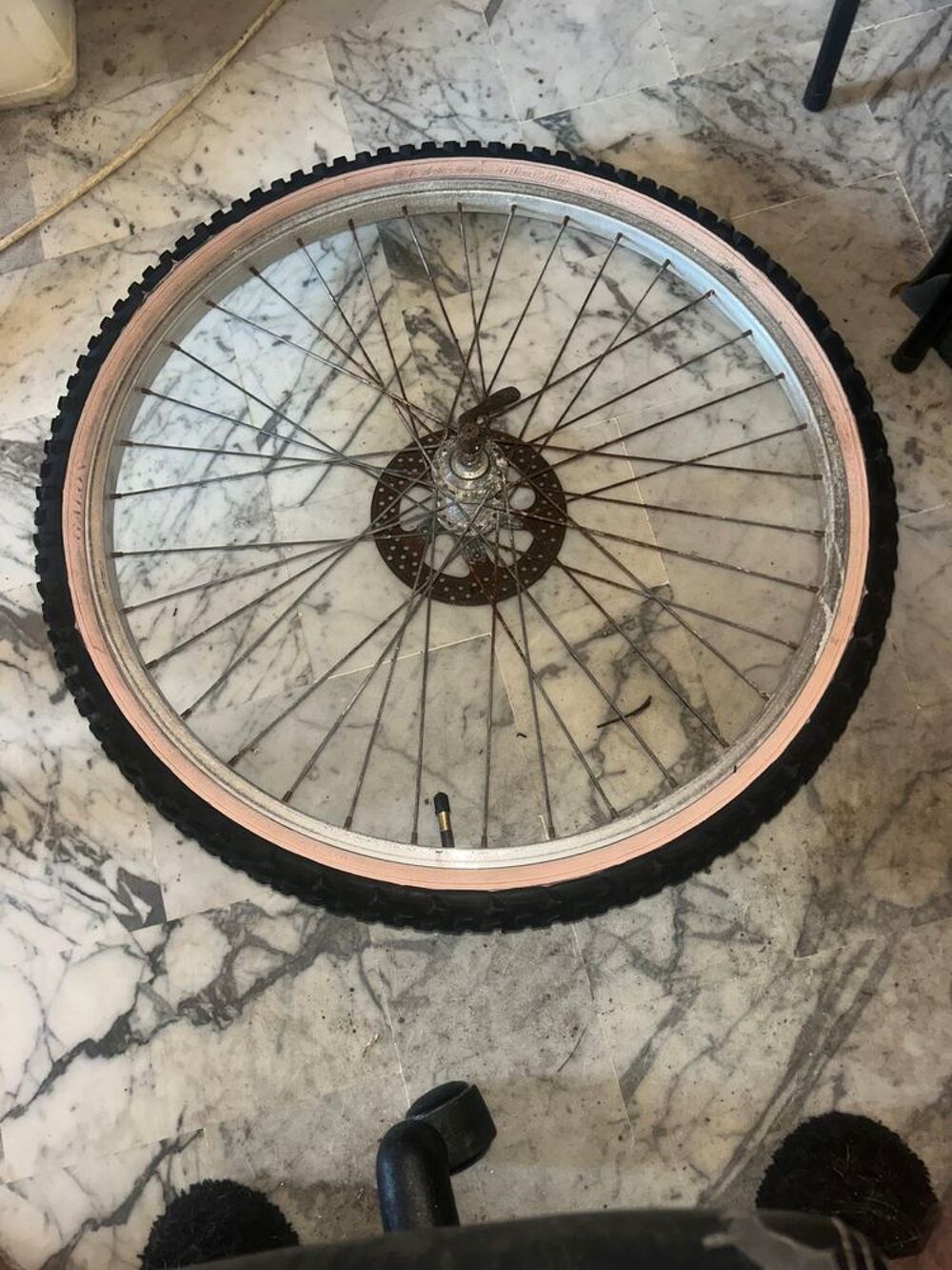 cette roue avant VTT 26 ' de marque Canyon, Vélos