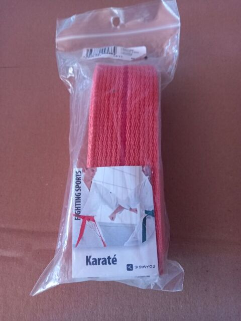 Ceinture neuve sous emballage pour Karaté marque Domyios Villiers (86)