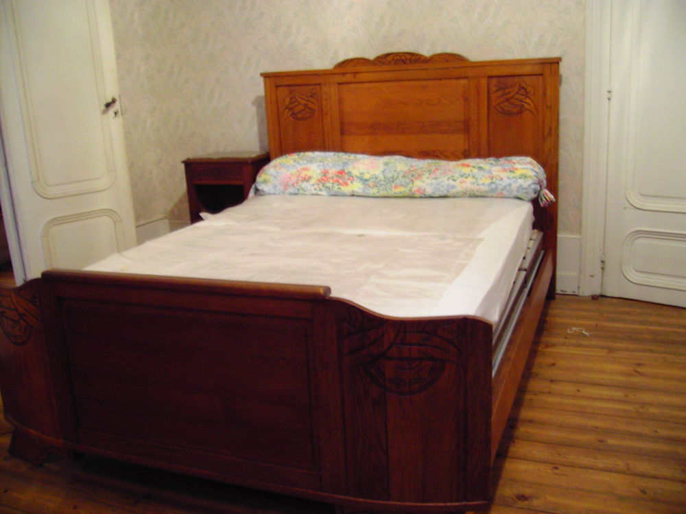 chambre a coucher ancienne . Meubles