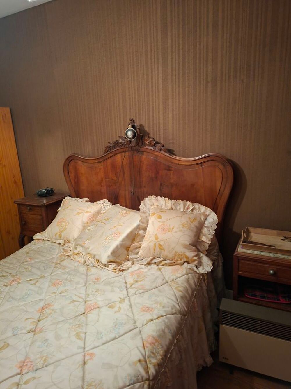 Chambre a coucher ancienne Meubles