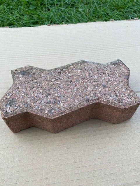 Paves autobloquants rouge. 0 Saint-Remy-en-Bouzemont-Saint-Genest-et-Isson (51)