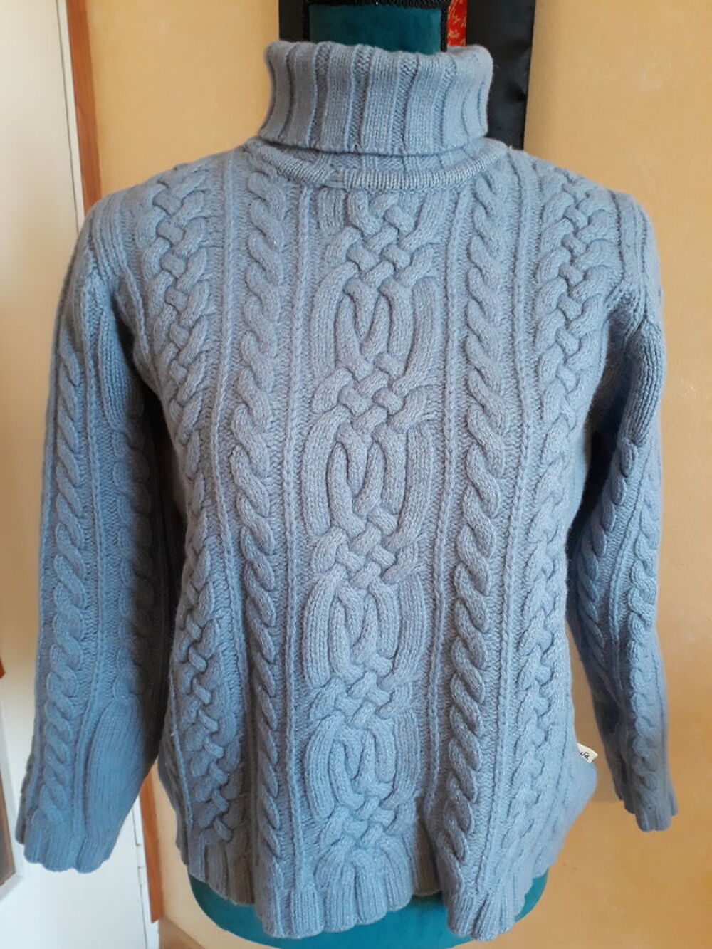 Pull bleu - Hushuaia - Taille S Vtements