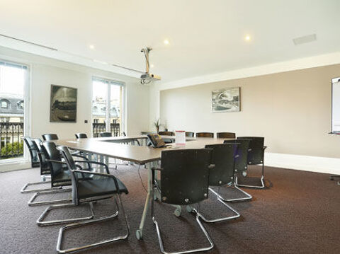 R&eacute;servez un espace de bureau ouvert pour les entreprises de toutes tailles &agrave; Paris Madeleine 5418 75008 Paris