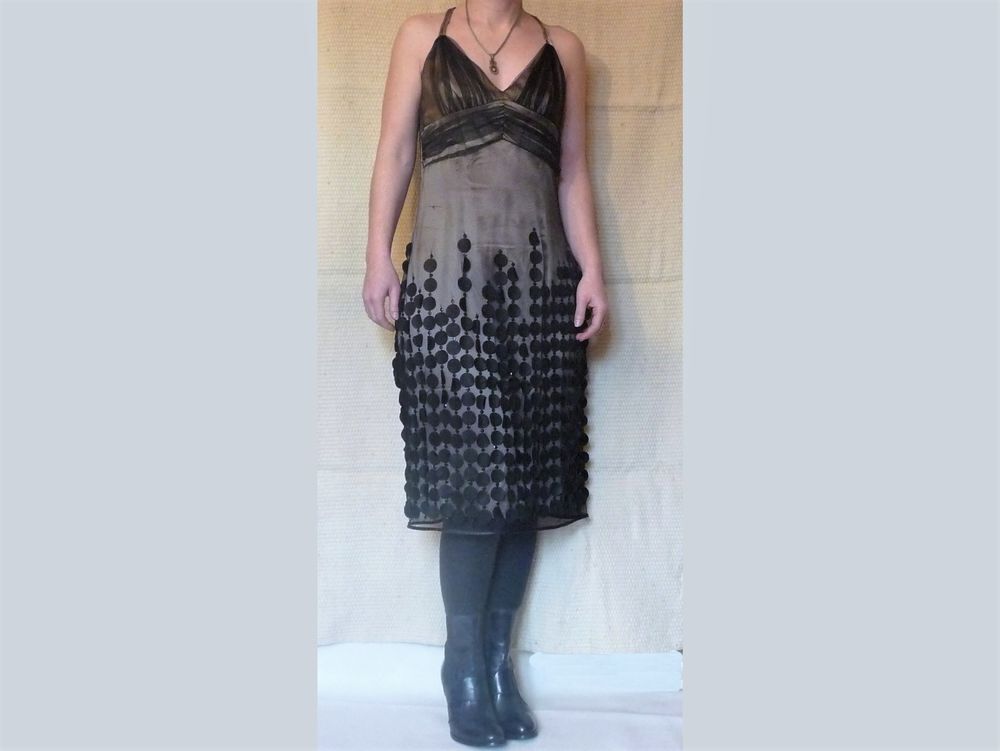 Robe en Soie Beige avec Cuir et Dentelle Noir- Alba Conde Vêtements