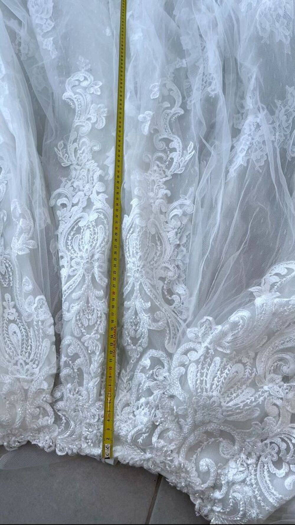 SURJUPE DE ROBE DE MARI&Eacute;E 3 m&egrave;tre de longueur. Vêtements