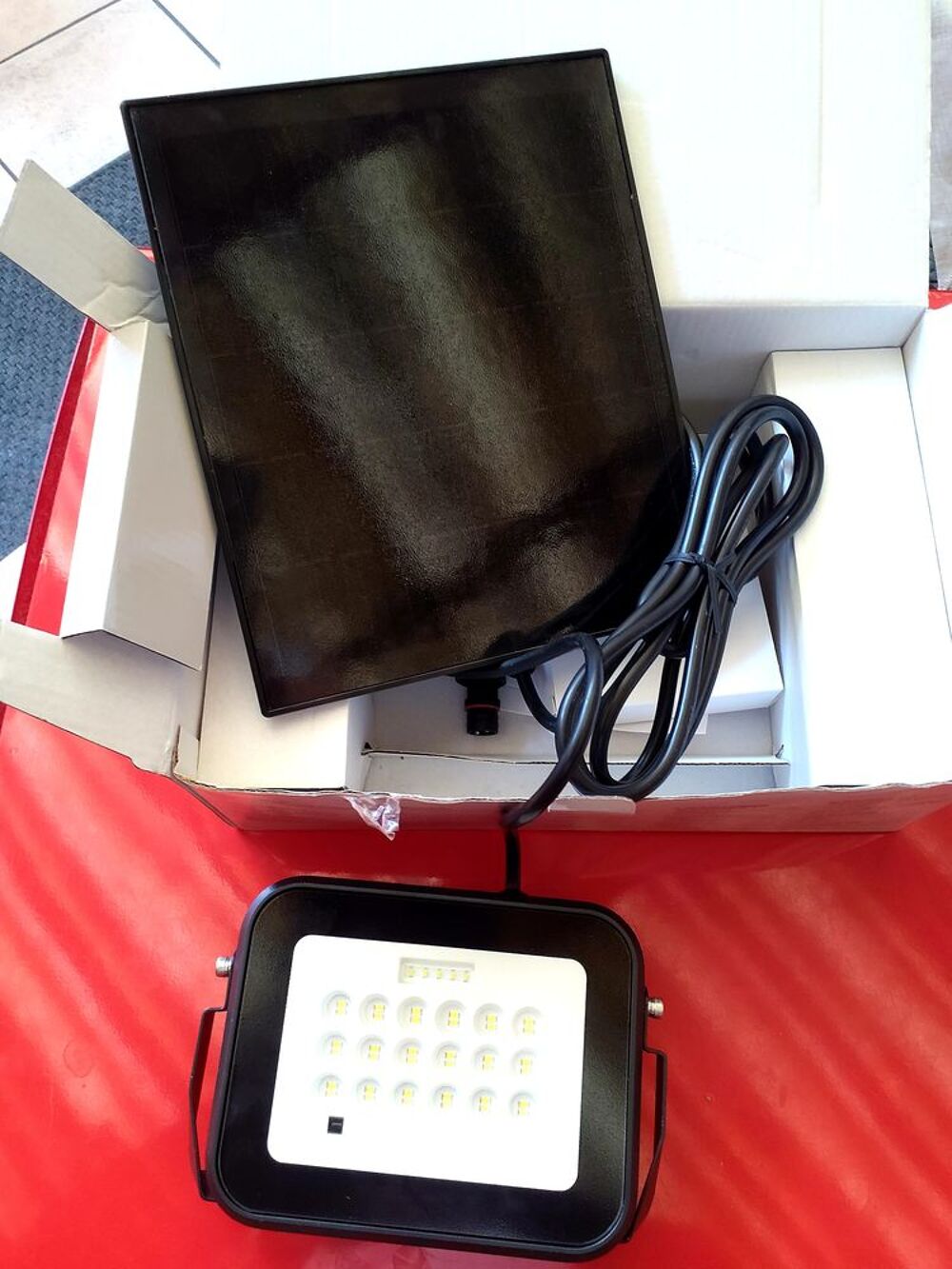PROJECTEUR SOLAIRE pour &eacute;clairage ext&eacute;rieur et int&eacute;rieur Décoration