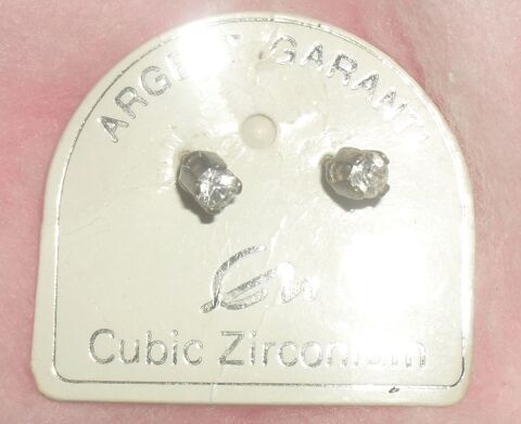 Boucles d'Oreilles en ARGENT avec diamants. 30 Montreuil (93)