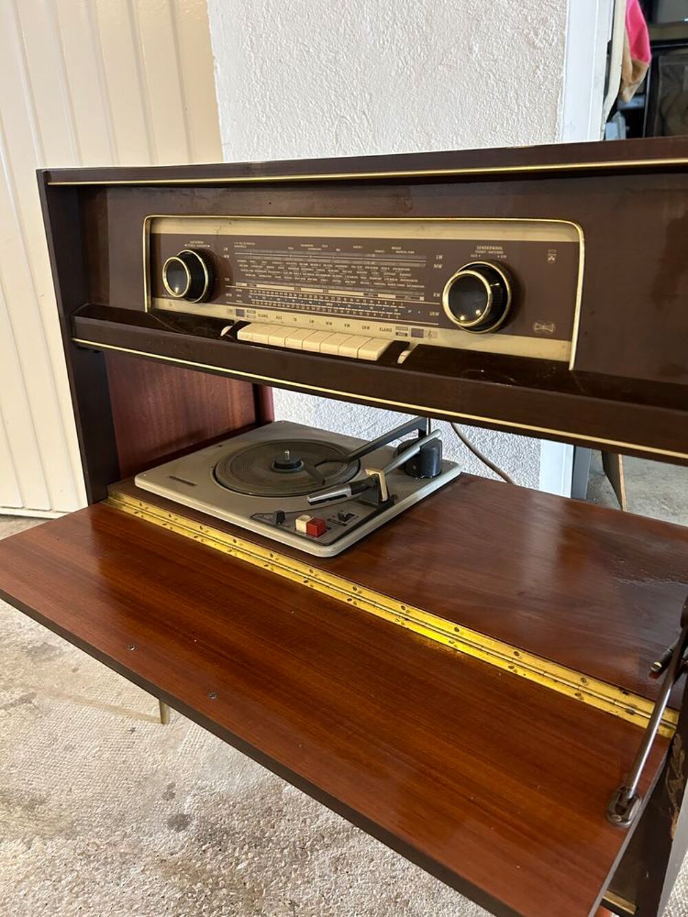 Meuble st&eacute;r&eacute;o mod&egrave;le grundig Locarno F/s ann&eacute;e 1964 Audio et hifi