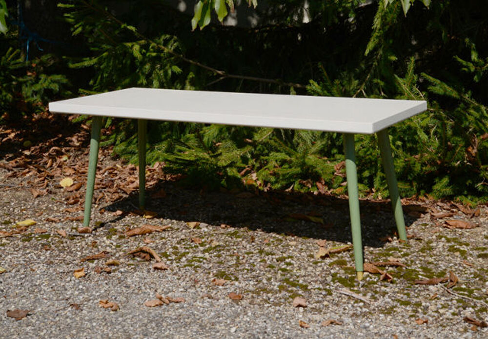 Table basse en bois de fabrication artisanale Meubles