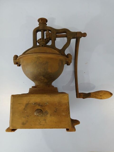 Moulin � caf�, de bar. 130 Maurs (15)