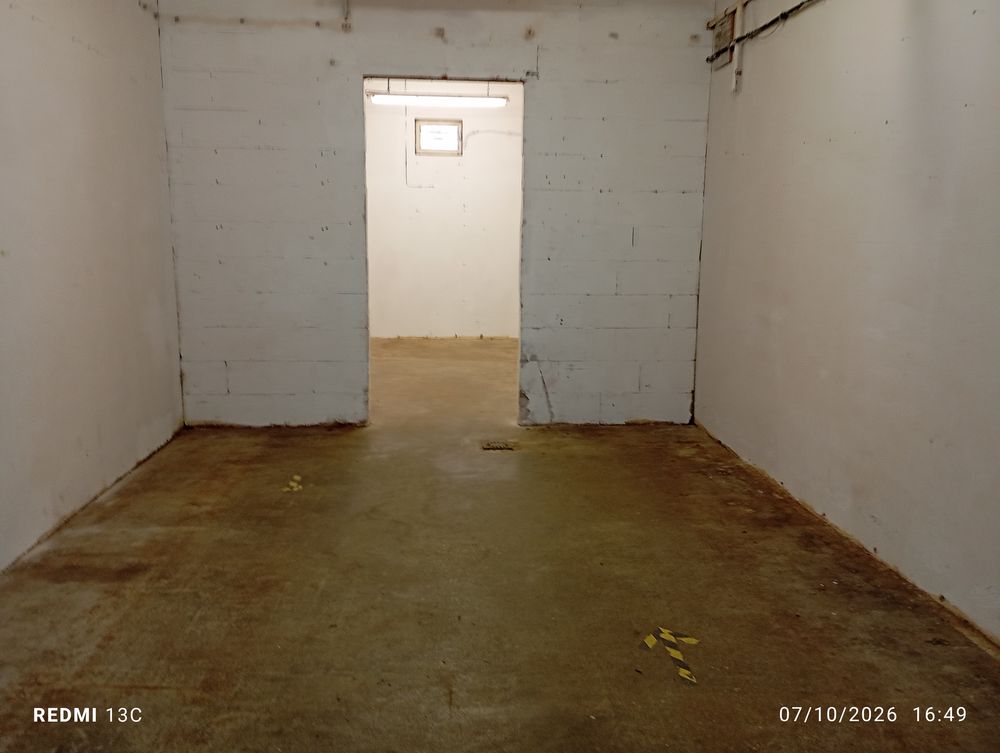 Location Autre local de stockage rangement de 35 m2 dans un espace sécurisé Saint-benoît