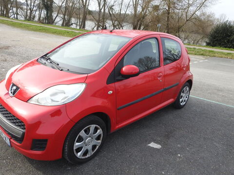 Peugeot 107 1.0e 12V 68ch BLUE LION Trendy