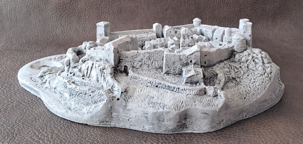 maquette en pl&acirc;tre moul&eacute; La Couvertoirade Aveyron 