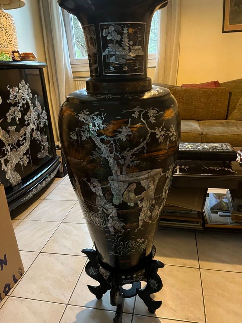 grand vase asiatique en laqu&eacute; Décoration