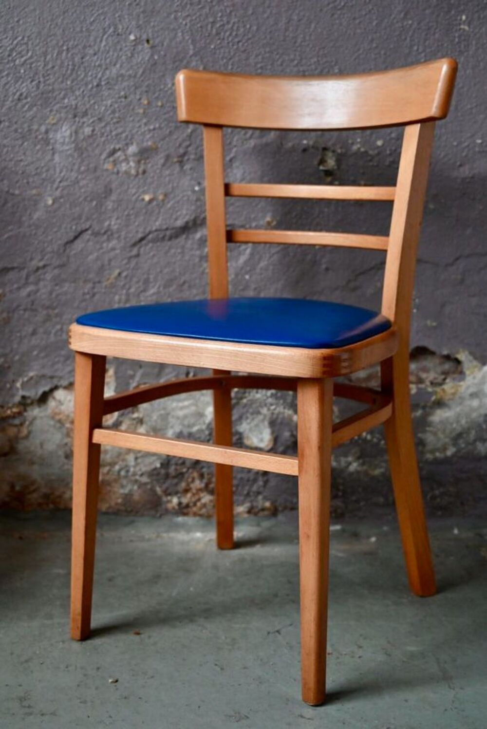 Set de 4 chaises bistrot en h&ecirc;tre et ska&iuml; bleu &eacute;lectrique Meubles