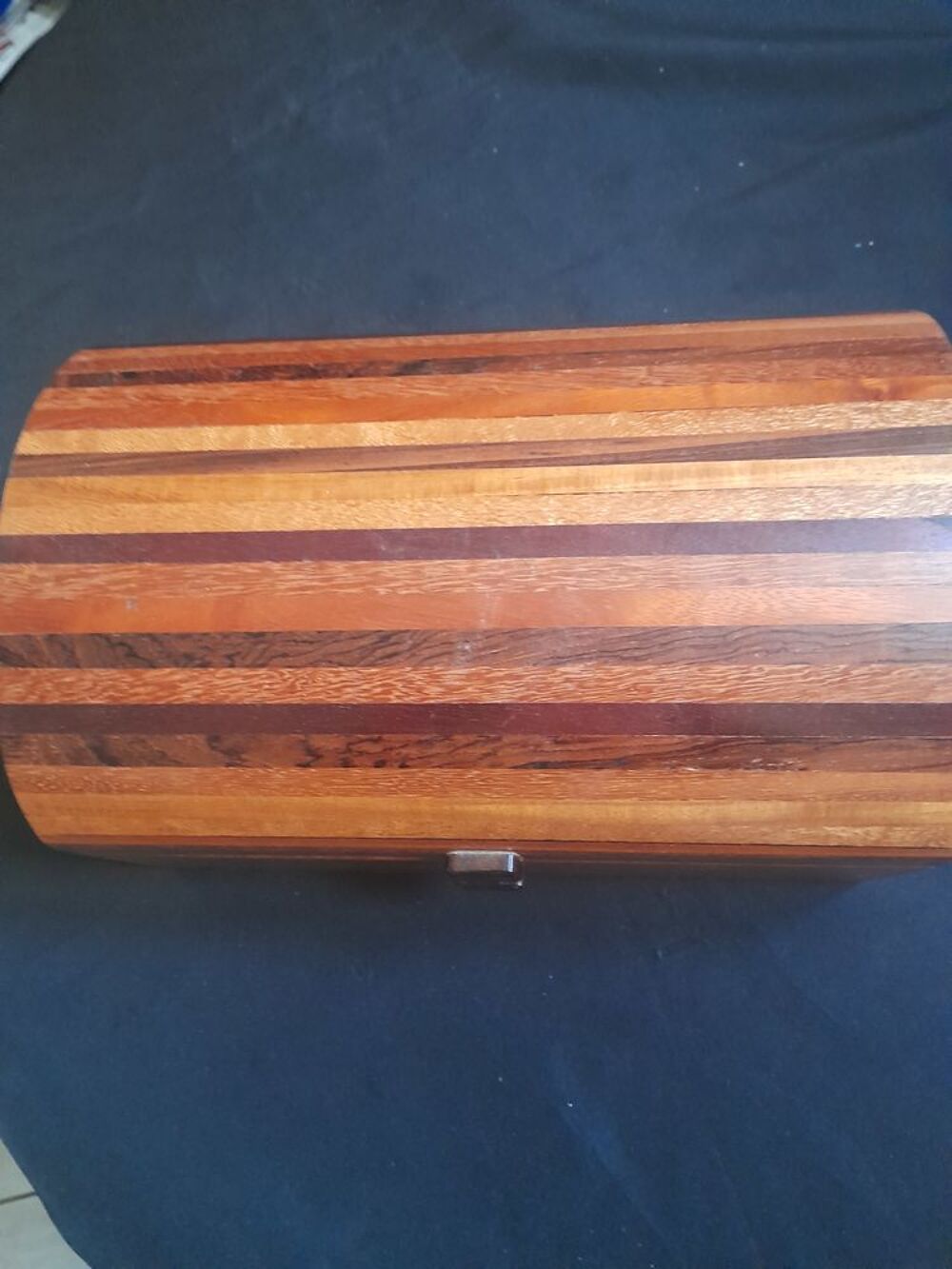 Coffret &agrave; bijoux en bois de Guyane. Décoration