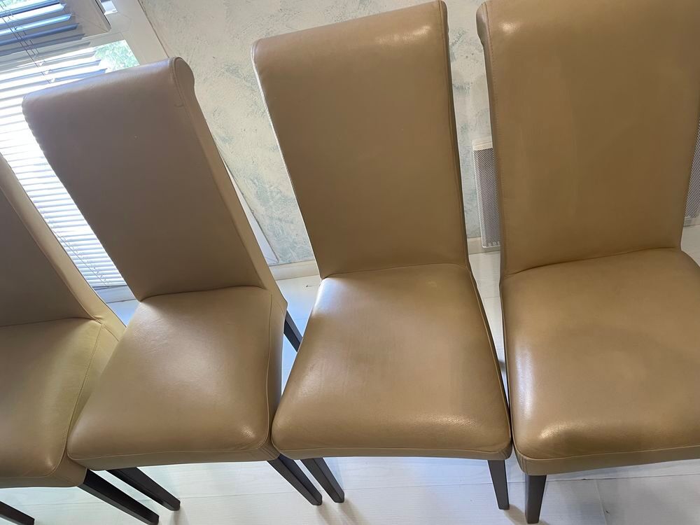 Lot 4 chaises en cuir v&eacute;ritable 4 pieds Meubles