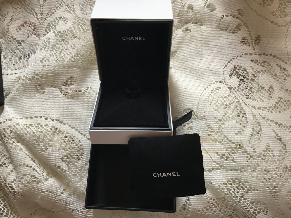 RAVISSANTE BO&Icirc;TE &Agrave; BAGUE CHANEL Bijoux et montres